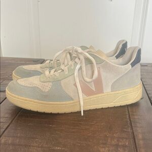 VEJA Suede V 10 Rainbow Colorway Sneaker Size Women's 9